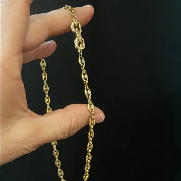 VINTAGE Givenchy NECKLACE EUC Gold - Picture 13 of 13